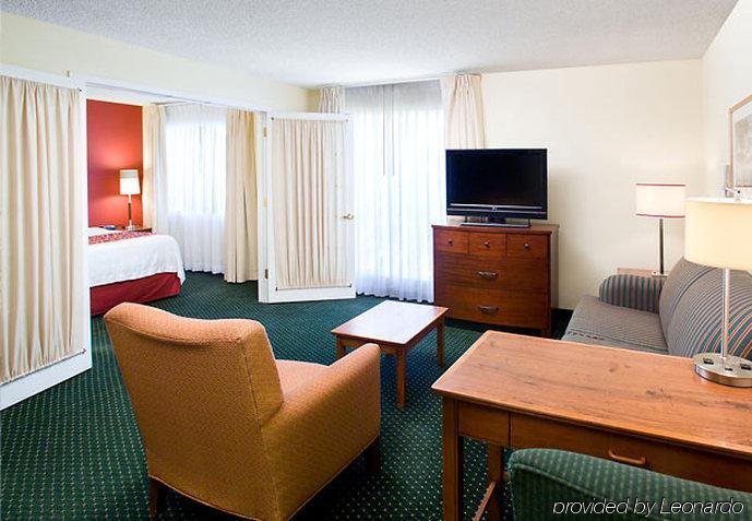 Residence Inn Bakersfield Room photo