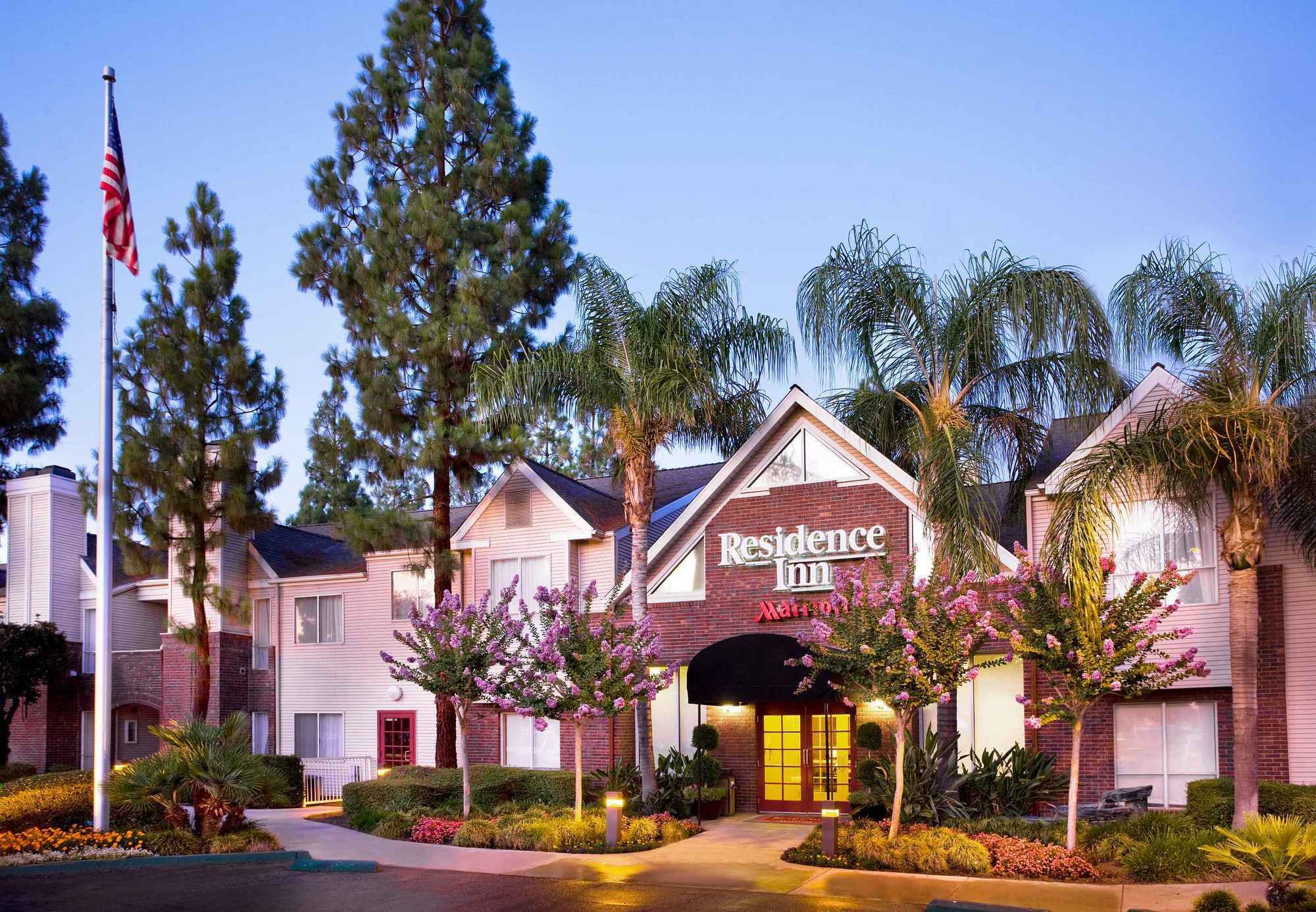 Residence Inn Bakersfield Exterior photo